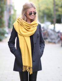 grote_brede_sjaals_big_fringed_scarfs_oker_geel_gele_yellow_kenzaa-1.jpg